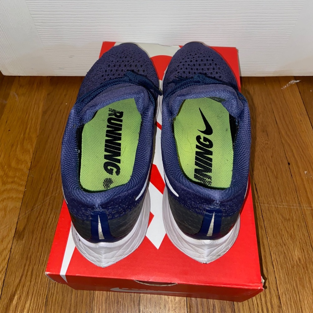 Running shoes - Picture 2 of 3